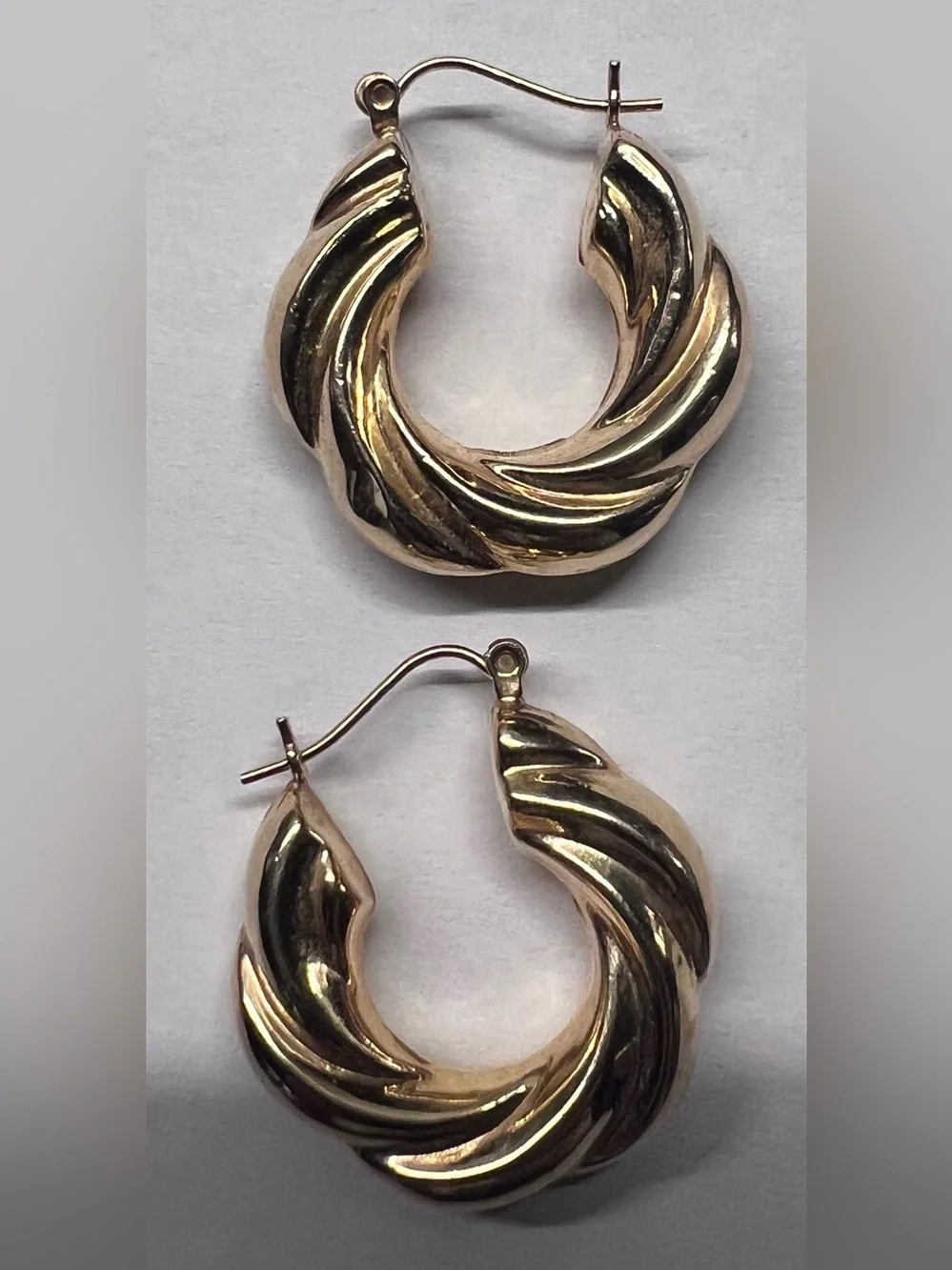 14k Gold 4.2g Rope Twist puffy hollow Thick Hoop earrings vintage 80s